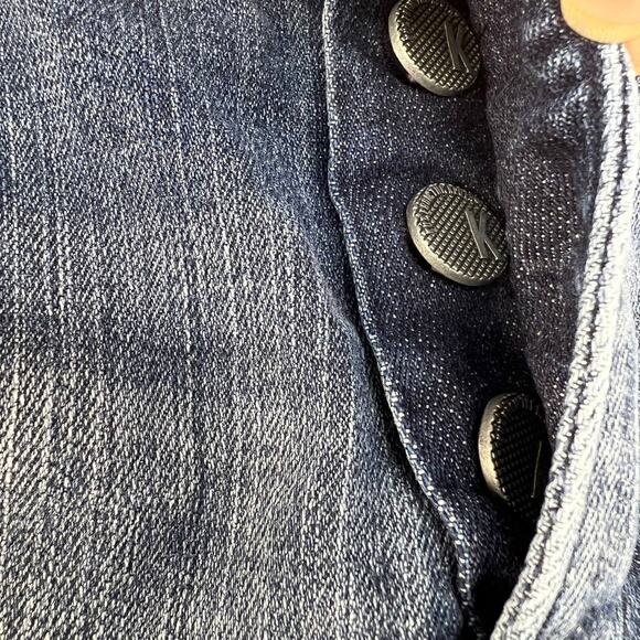 Kut from the Kloth Women's Blue The Madeline Boyfriend Shorts Size 4 Distressed - Picture 8 of 16